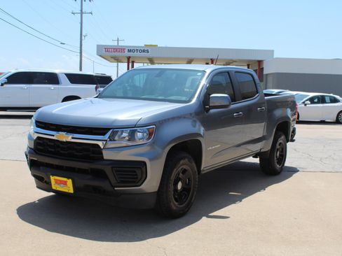 Used 2022 Chevrolet Colorado W/T AWD/4WD image 11