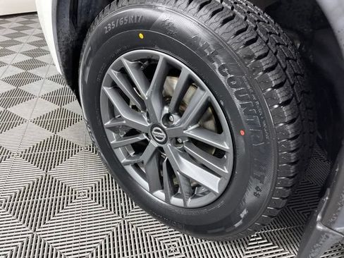 Used 2021 Nissan Rogue S FWD image 13