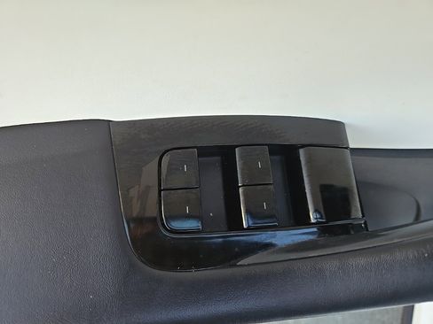 Used 2020 Tesla Model Y Long Range image 20