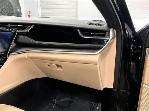 Used 2023 Jeep Grand Cherokee 4WD 4xe image 19