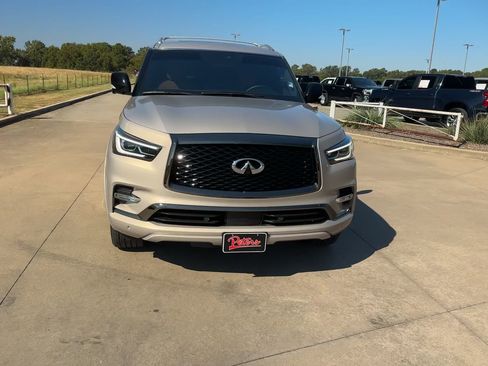 Used 2024 INFINITI QX80 Sensory image 6