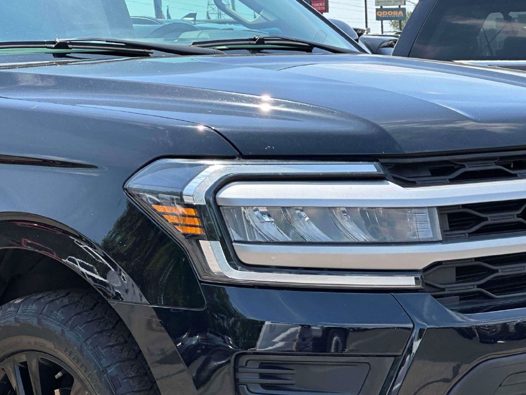 Used 2023 Ford Expedition XLT AWD/4WD image 8