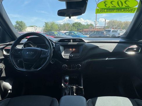Used 2023 Chevrolet TrailBlazer RS FWD image 14