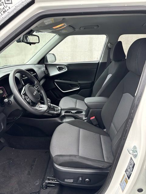 Used 2024 Kia Soul S FWD image 15