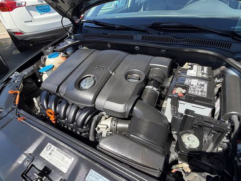 Used 2013 Volkswagen Jetta SE FWD image 11