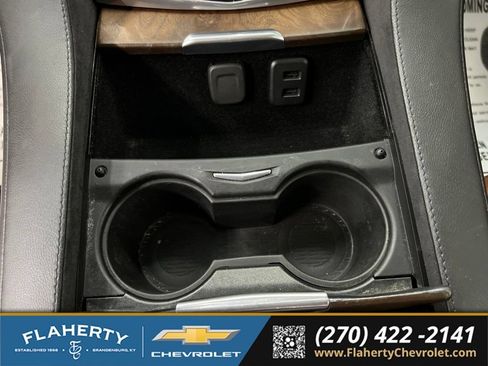 Used 2020 Cadillac Escalade Luxury AWD/4WD image 32