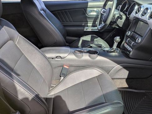 Used 2017 Ford Mustang GT Premium image 19