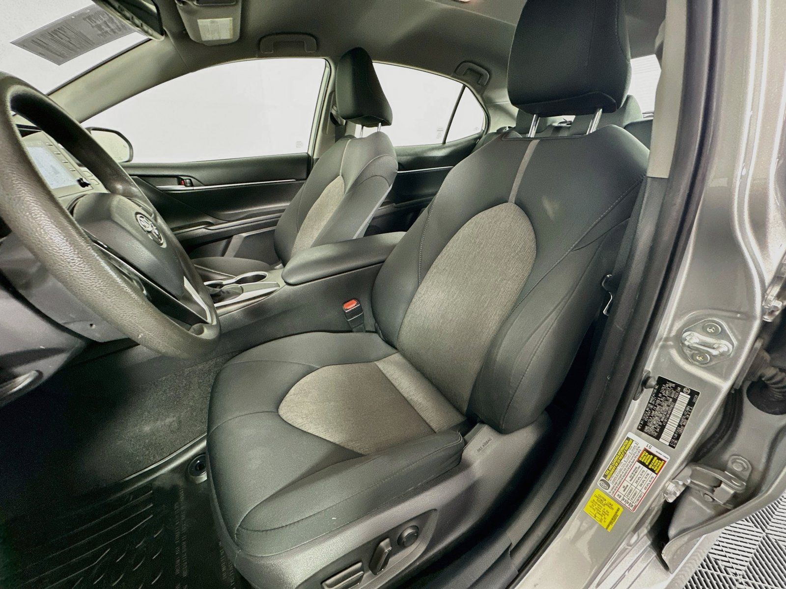 Used 2021 Toyota Camry LE w/ Convenience Package FWD image 21