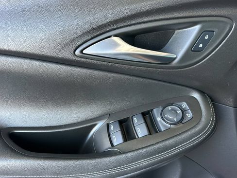 Certified 2025 Buick Encore GX Preferred FWD image 11