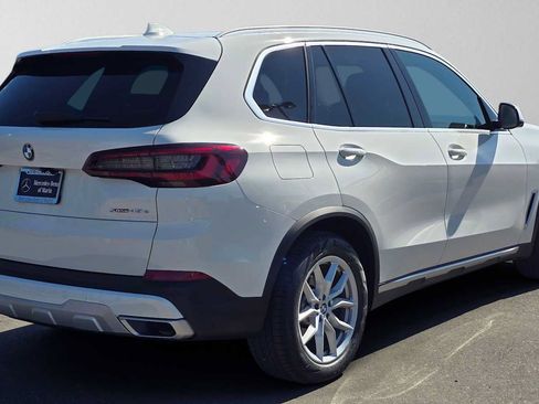 Used 2021 BMW X5 xDrive45e AWD/4WD image 3