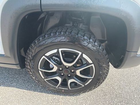 Used 2025 Jeep Compass Trailhawk AWD/4WD image 19