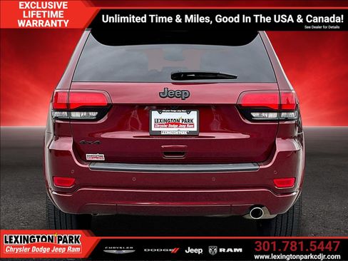 Used 2022 Jeep Grand Cherokee Laredo X AWD/4WD image 6