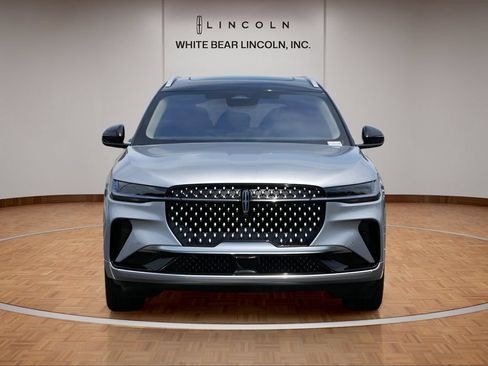 Used 2025 Lincoln Nautilus Reserve AWD/4WD image 2