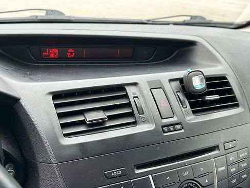 Used 2015 MAZDA MAZDA5 Sport image 30