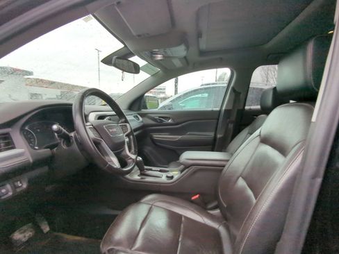 Used 2019 GMC Acadia SLT w/ Black Edition image 6