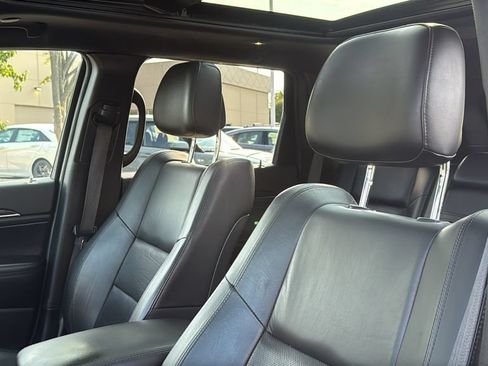Used 2021 Jeep Grand Cherokee Limited w/ Luxury Group II AWD/4WD image 11