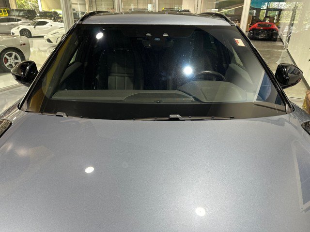 Used 2019 Land Rover Range Rover Velar R-Dynamic SE AWD/4WD image 17