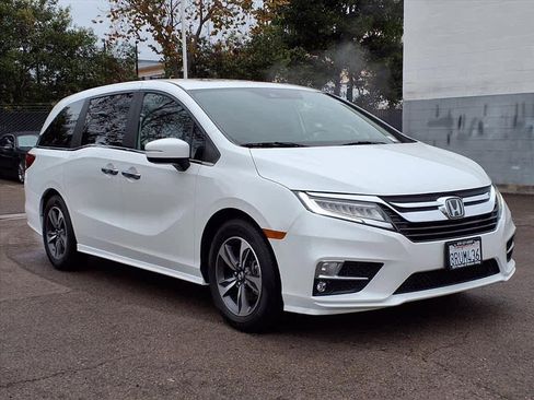 Used 2020 Honda Odyssey Touring image 3