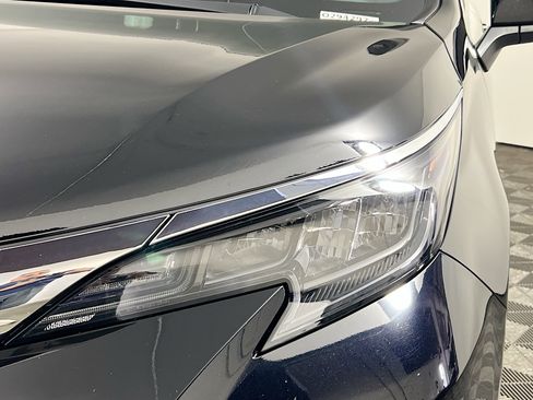 Used 2026 Toyota Sienna XLE image 11