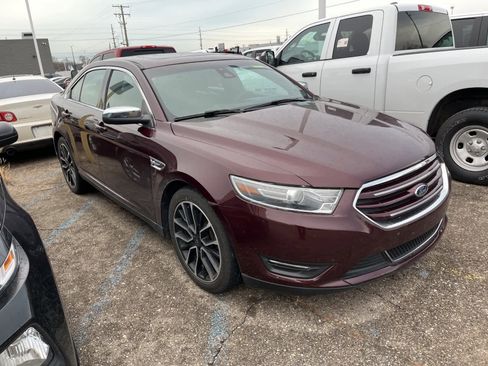 Used 2019 Ford Taurus Limited image 18