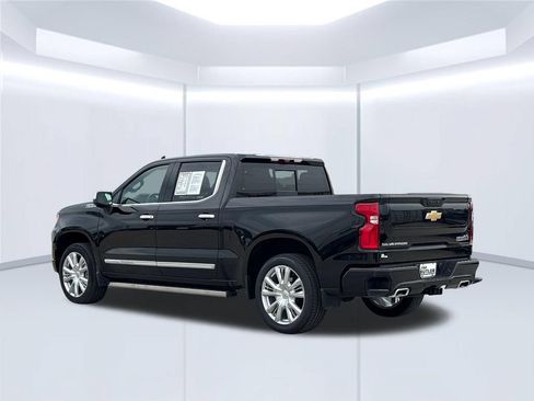 Used 2024 Chevrolet Silverado 1500 High Country w/ High Country Premium Package AWD/4WD image 5