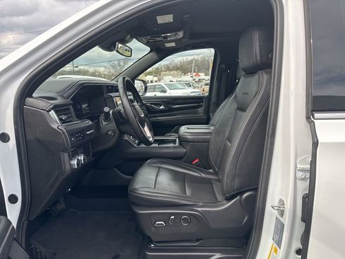 Used 2024 GMC Yukon XL Denali image 18