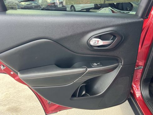 Used 2017 Jeep Cherokee Limited w/ Luxury Group image 20