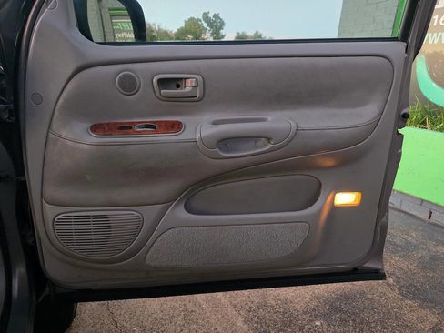 Used 2000 Toyota Tundra Limited image 23