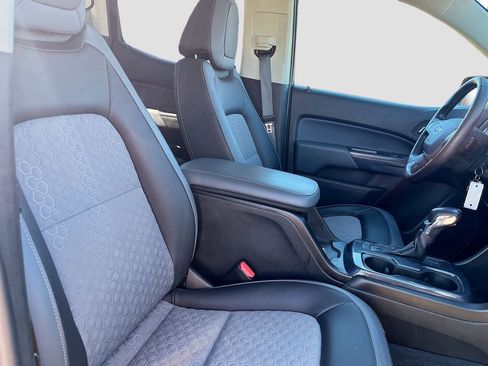 Used 2022 Chevrolet Colorado Z71 AWD/4WD image 24