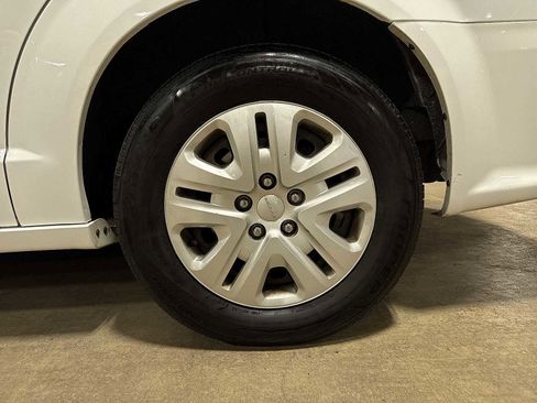 Used 2019 Dodge Grand Caravan SE w/ UConnect Hands-Free Group FWD image 10