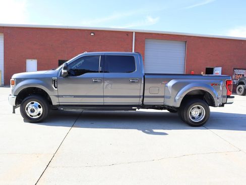 Used 2021 Ford F350 Lariat w/ Lariat Value Package image 2