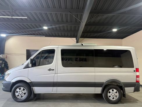 Used 2016 Mercedes-Benz Sprinter 2500 image 10