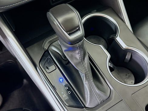 Used 2024 Toyota Highlander XLE image 24