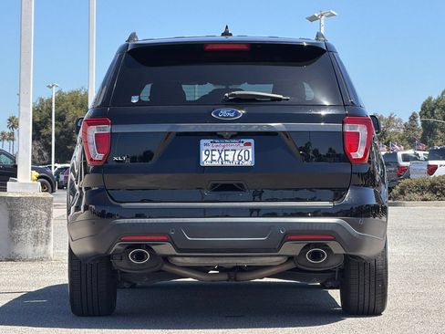 Used 2018 Ford Explorer XLT w/ Equipment Group 202A FWD image 5
