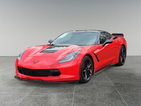 Used 2017 Chevrolet Corvette Stingray Coupe w/ 1LT RWD image 3