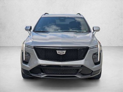 Used 2024 Cadillac XT4 Sport image 2