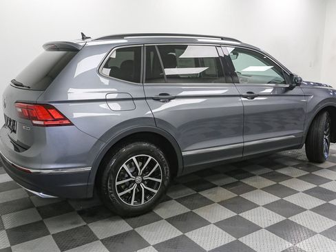 Used 2021 Volkswagen Tiguan SE w/ Panoramic Sunroof Package AWD/4WD image 10