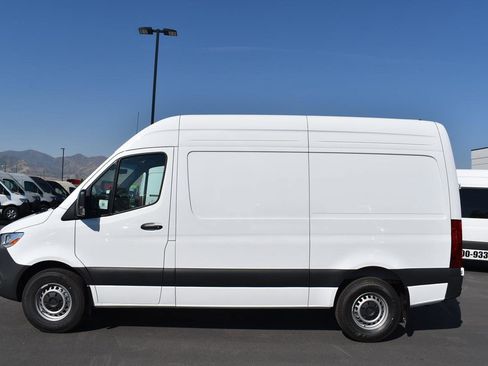 New 2025 Mercedes-Benz Sprinter 2500 image 4