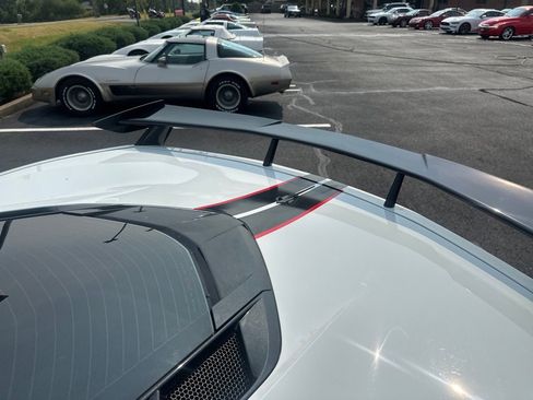 Used 2023 Chevrolet Corvette Stingray Preferred Cpe w/ Z51 Performance Package image 18