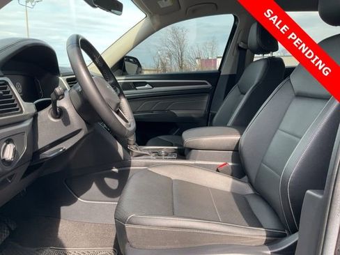 Used 2023 Volkswagen Atlas SE w/ Black Wheel Package image 10