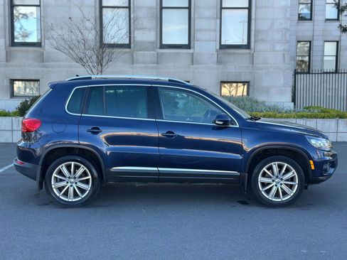 Used 2016 Volkswagen Tiguan SE image 2