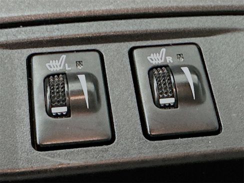 Used 2016 Toyota Camry XLE image 22