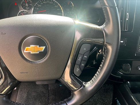 Used 2019 Chevrolet Express 2500 G25 image 20