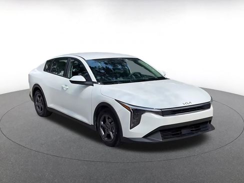 Used 2025 Kia K4 FWD image 3