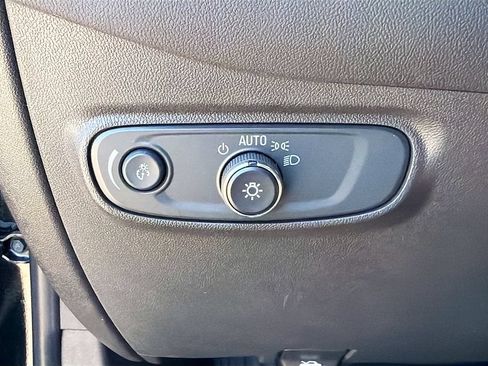 Used 2023 Chevrolet Equinox LS FWD image 23