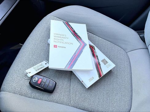 Certified 2024 Toyota Sienna LE image 14