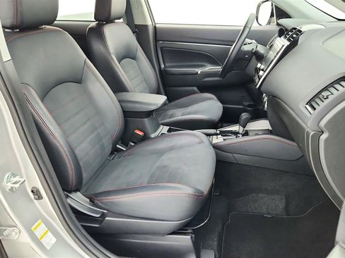 Used 2025 Mitsubishi Outlander Sport AWD image 34