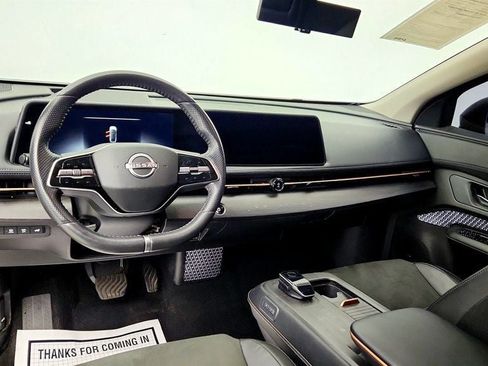Used 2025 Nissan Ariya FWD image 12