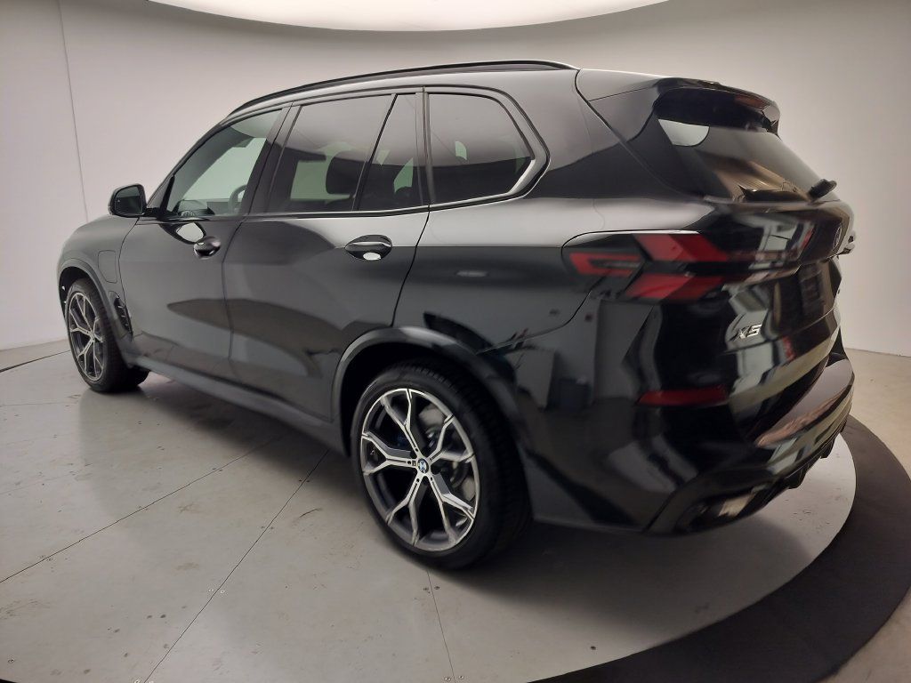 Certified 2026 BMW X5 xDrive50e w/ M Sport Package AWD/4WD image 4