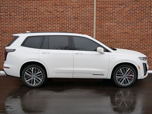 Certified 2024 Cadillac XT6 Sport w/ LPO, Floor Liner Package image 26